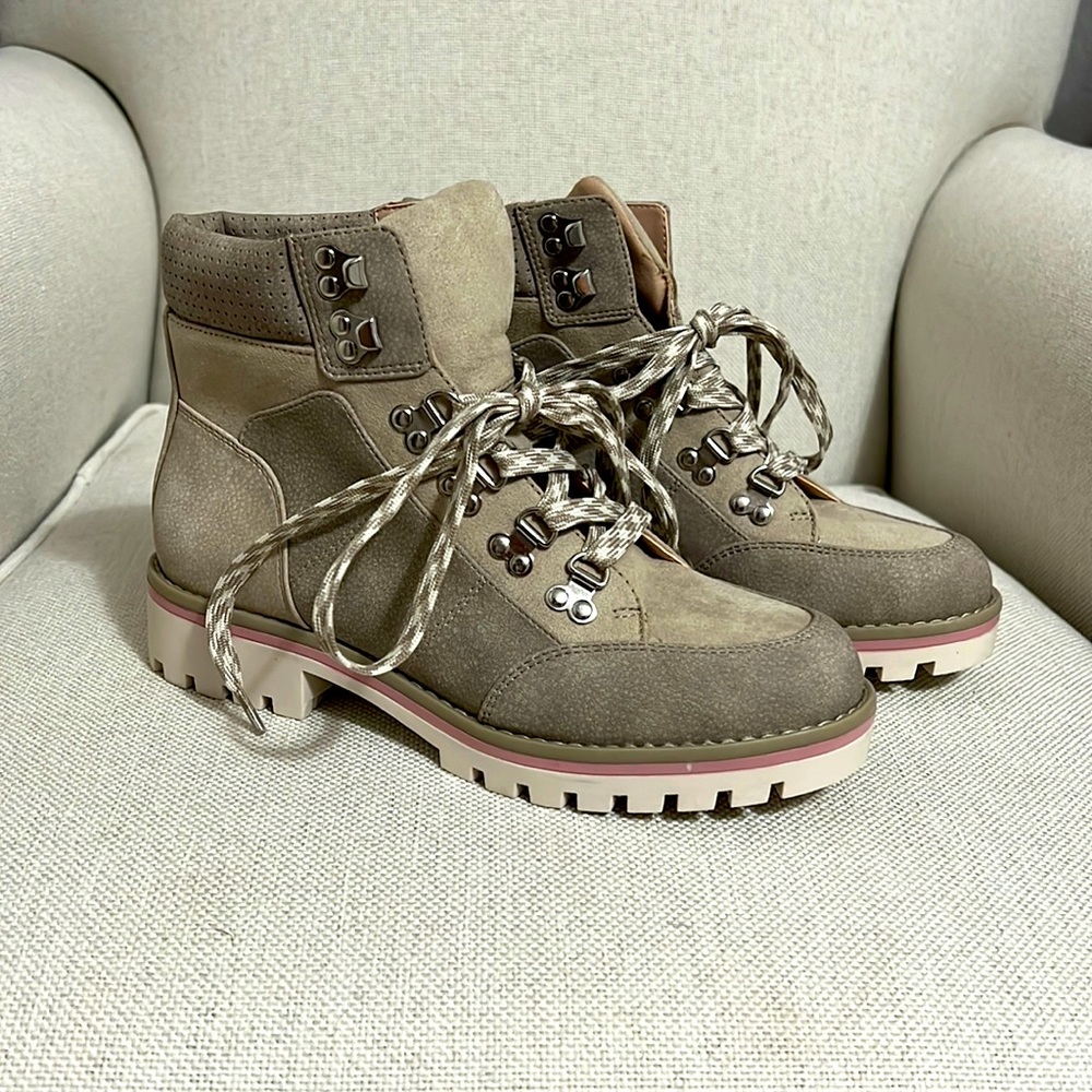 Crown Vintage Boots
